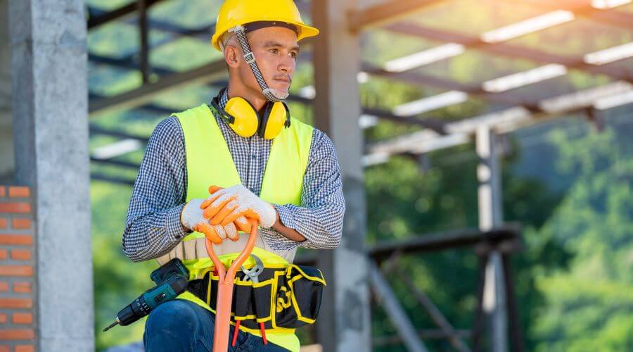 Professional gutter cleaning in Kaiser, MO